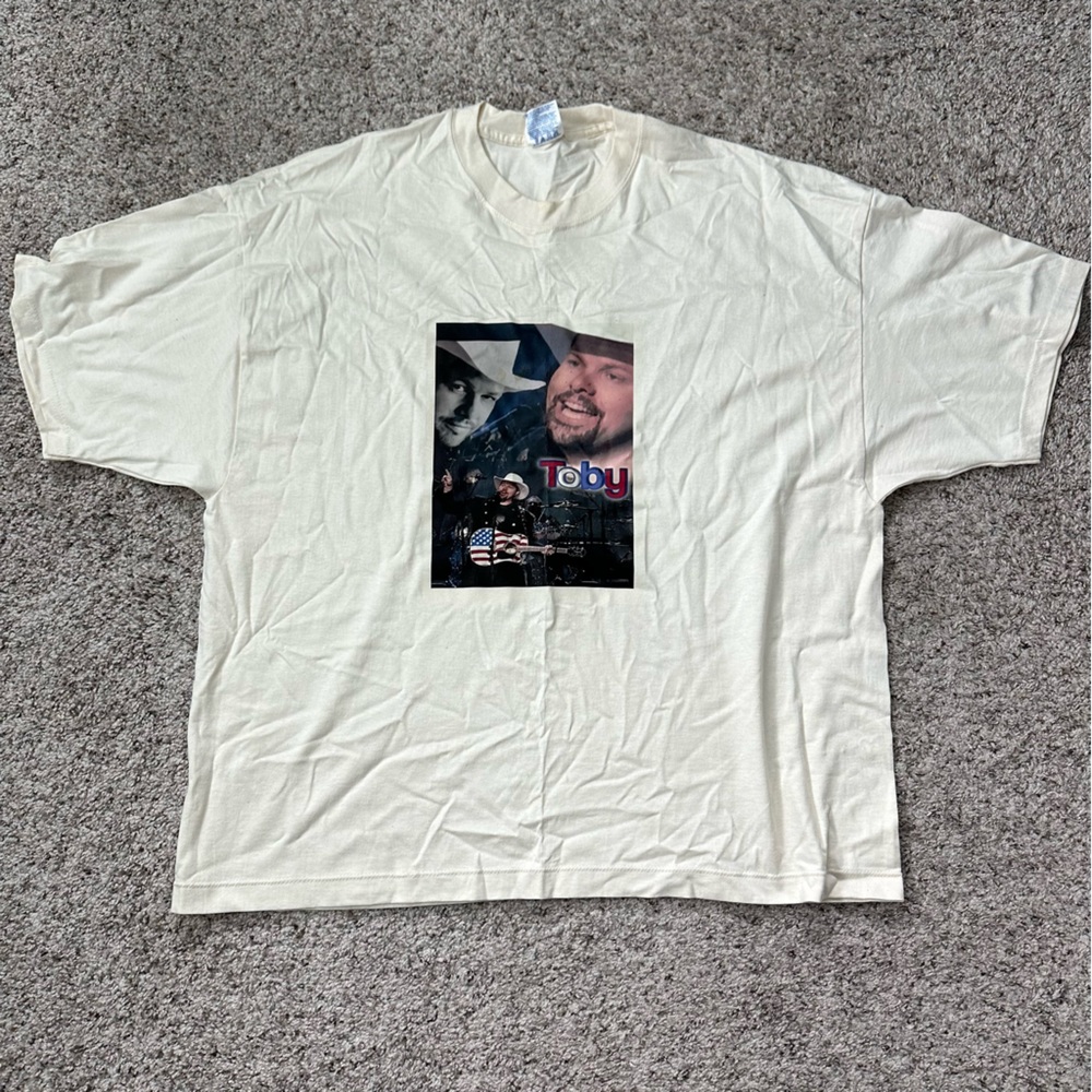 VTG Toby Keith Screen Printed T-shirt Men’s‎ Size XXL 2XL Shirt Small Stains